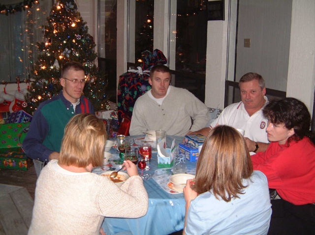 Hildebrand Christmas ScreenSaver/640x480_2002-12-24 Christmas Eve 09.jpg